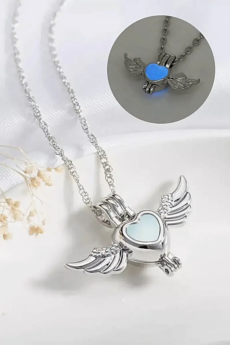 Karanlıkta Parlayan Fosforlu Melek Kanatlı Kalp Kolye bbk53 - Mavi